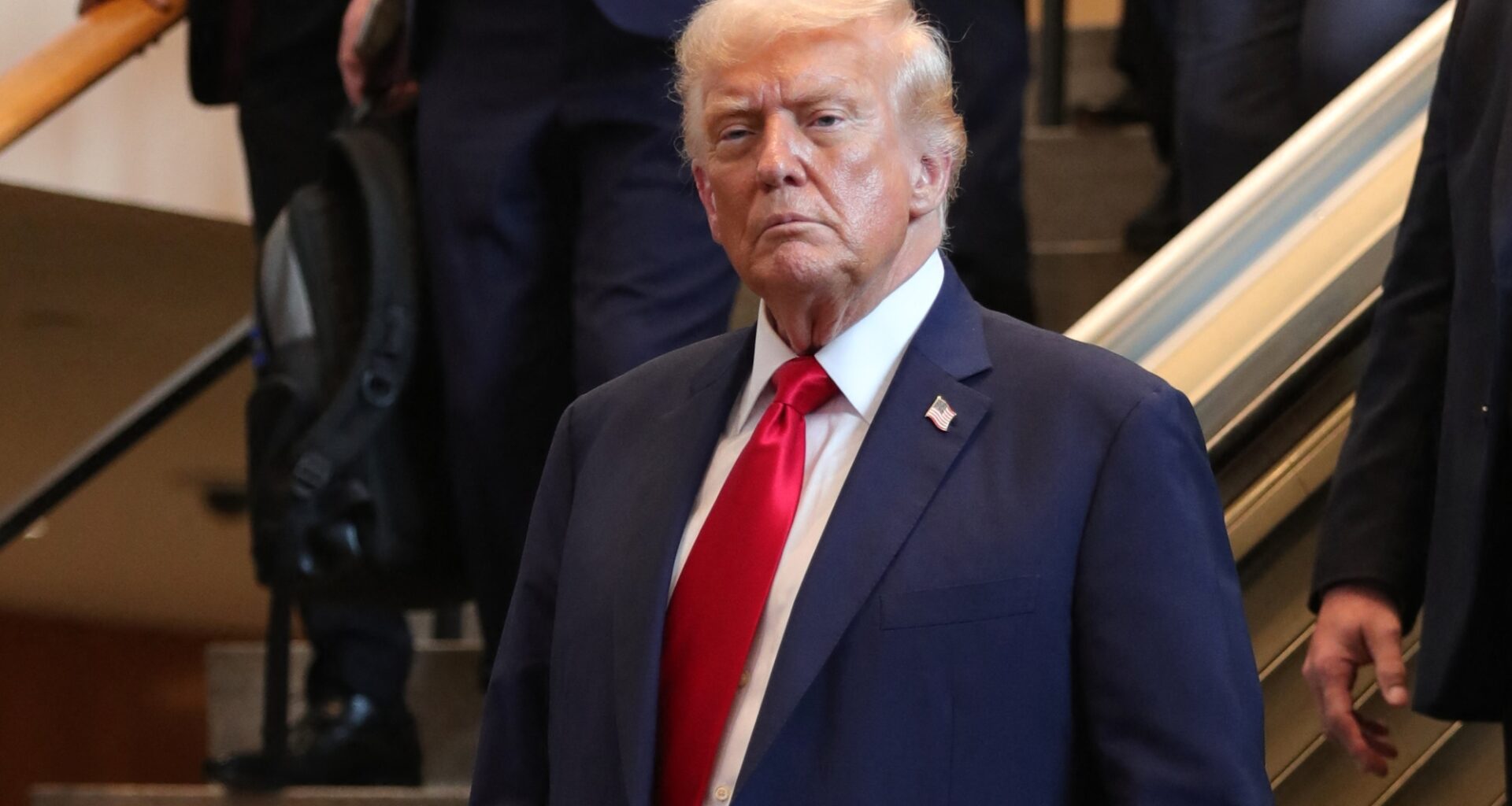 comment l’Europe tente de résister à la "tempête tarifaire" de Donald Trump