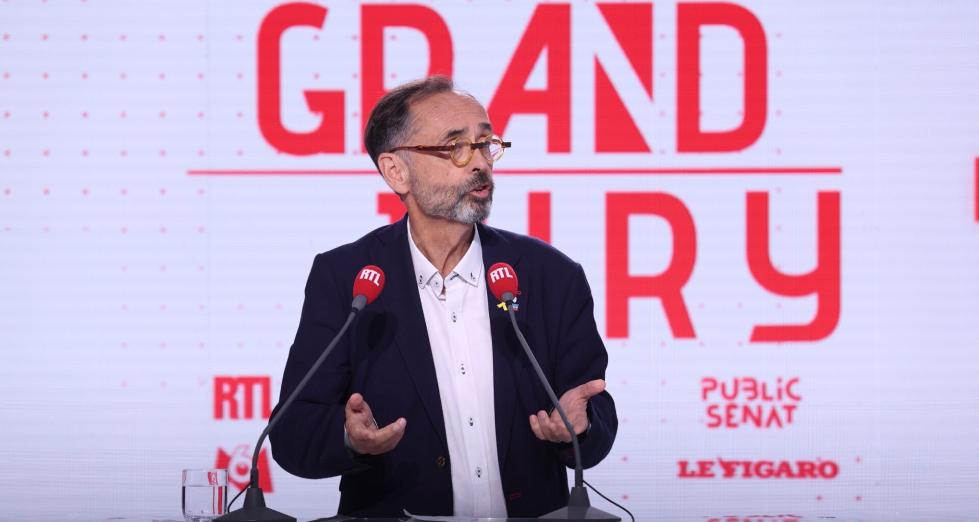 Robert Ménard demande sur RTL le départ d'Emmanuel Macron