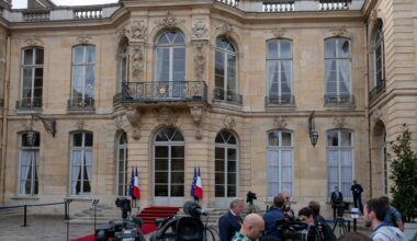 une camionnette prend feu à quelques pas de Matignon, des détonations entendues