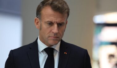 Macron "préoccupé", dissolution, un Premier ministre de gauche... Les grandes manœuvres ont commencé à l'Elysée