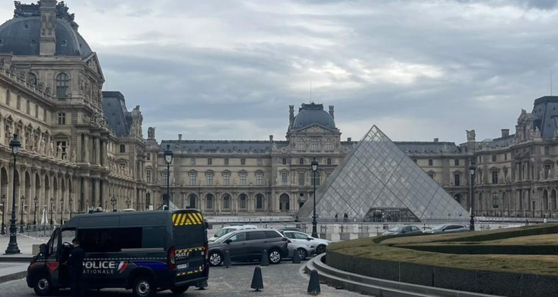 des bijoux d'une valeur "inestimable" dérobés, les cambrioleurs en fuite