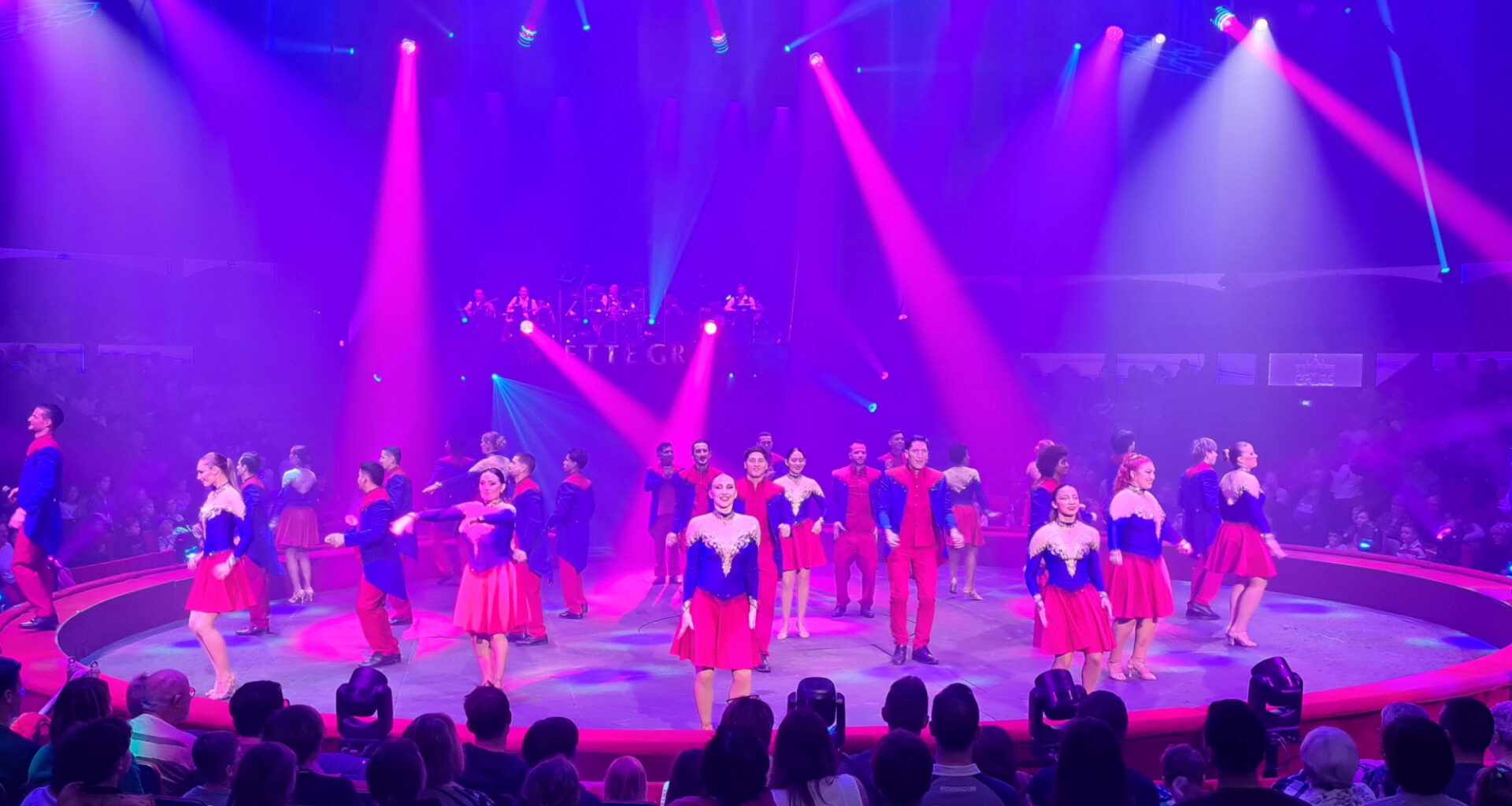 PHOTOS. Parenthèse enchantée avec le cirque Arlette Gruss à Nancy