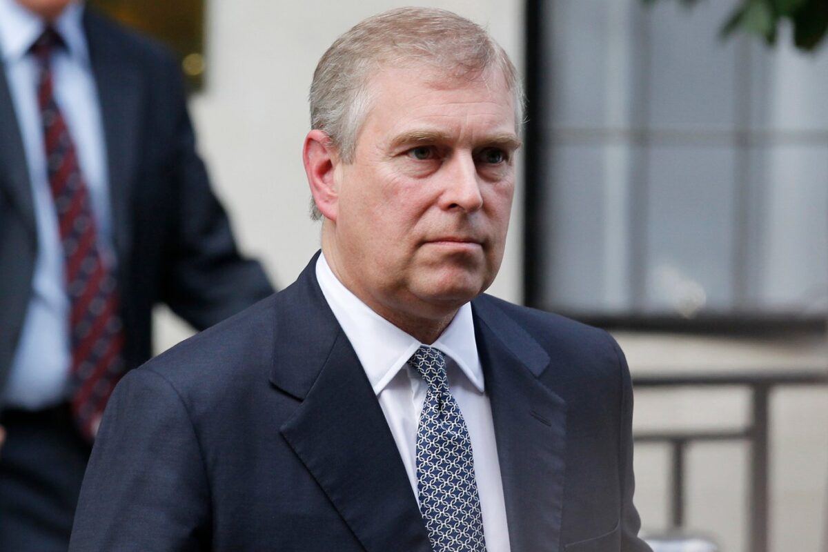 Un scandale de trop oblige la monarchie britannique à écarter le prince Andrew