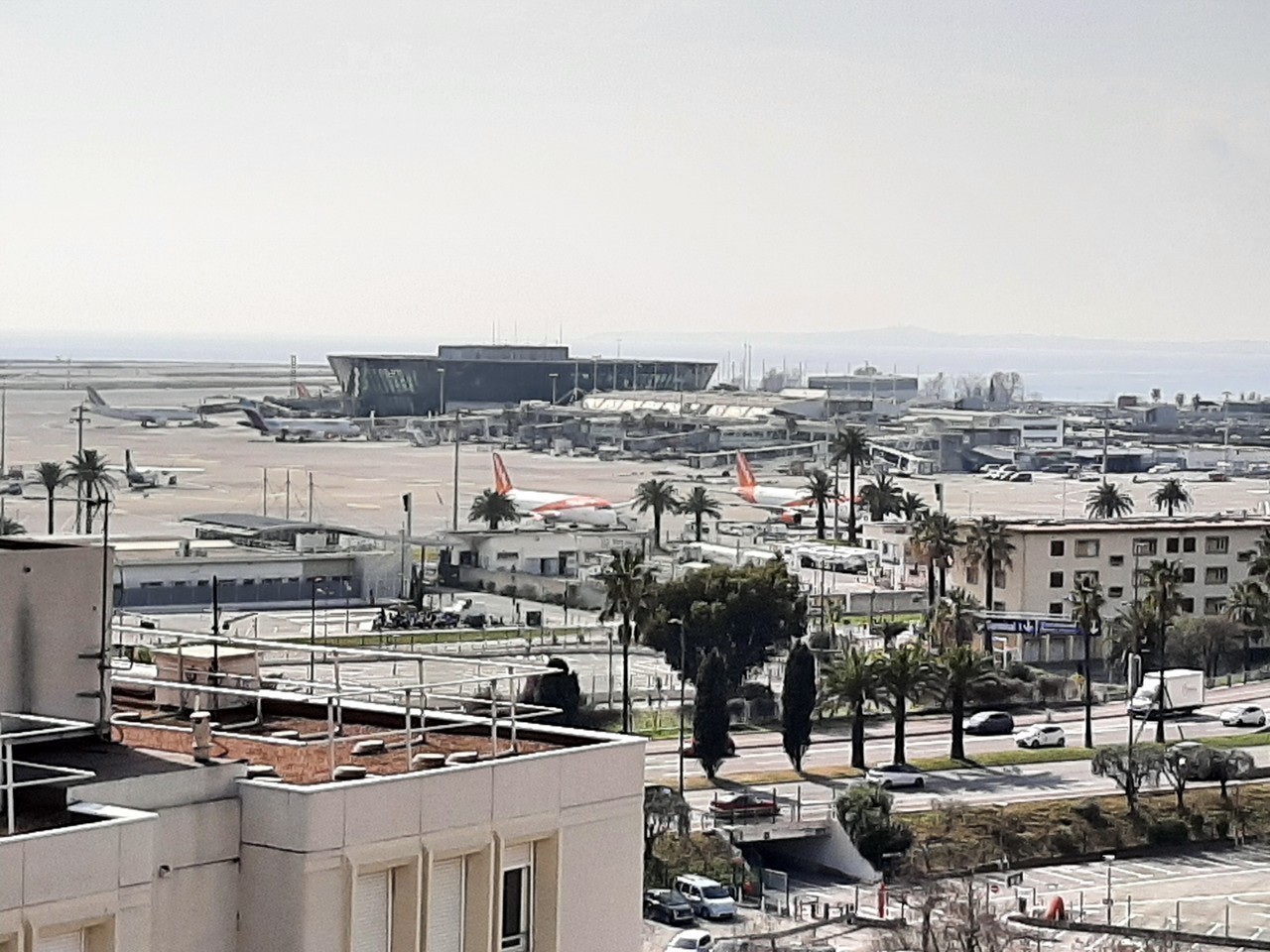 L'aéroport de Nice sous la menace de survol de drones ? Les autorités répondent