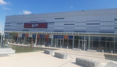 Une deuxième enseigne dédiée aux produits déstockées va ouvrir dans ce vaste bâtiment à la sortie de Toulouse