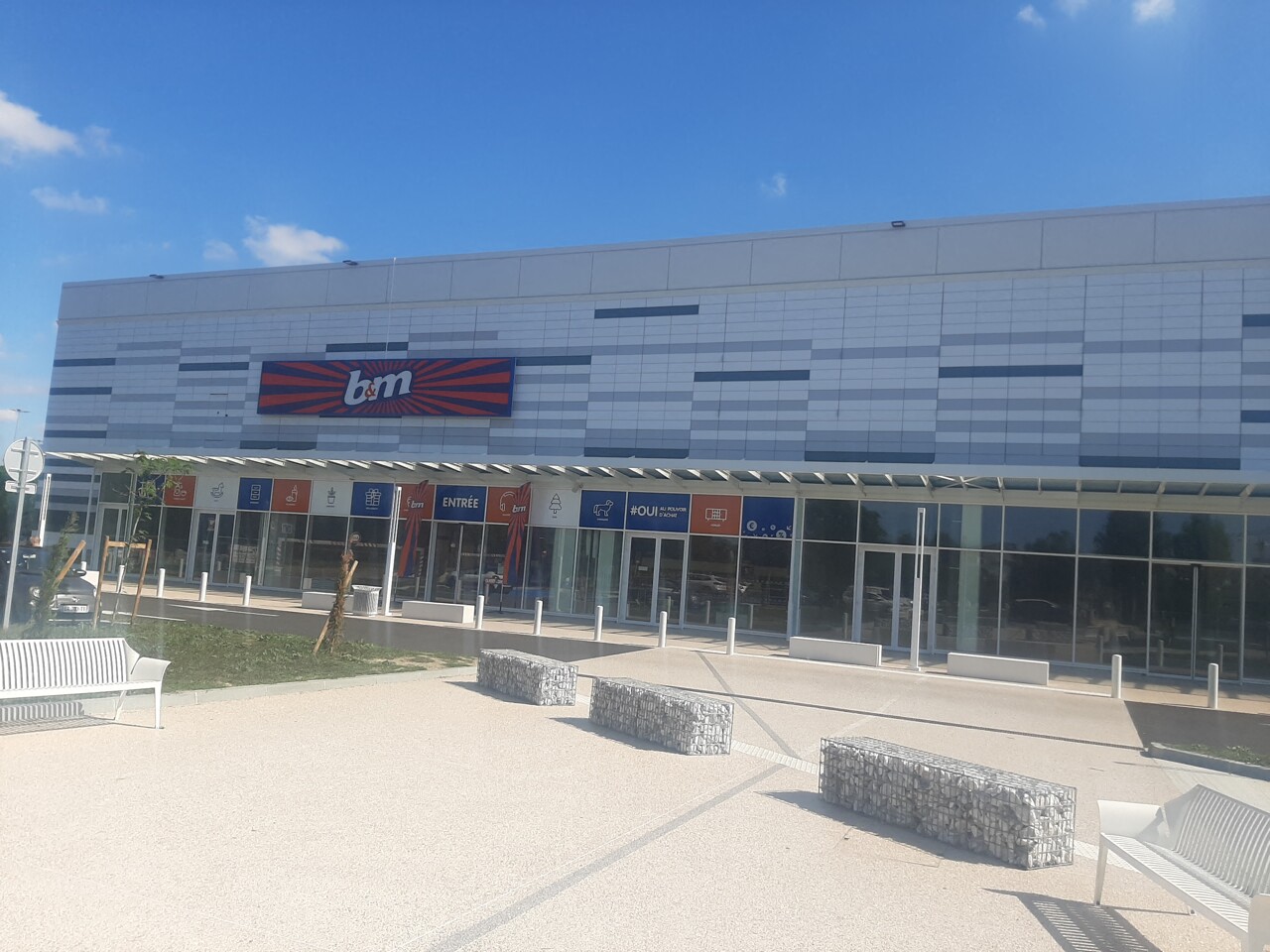 Une deuxième enseigne dédiée aux produits déstockées va ouvrir dans ce vaste bâtiment à la sortie de Toulouse