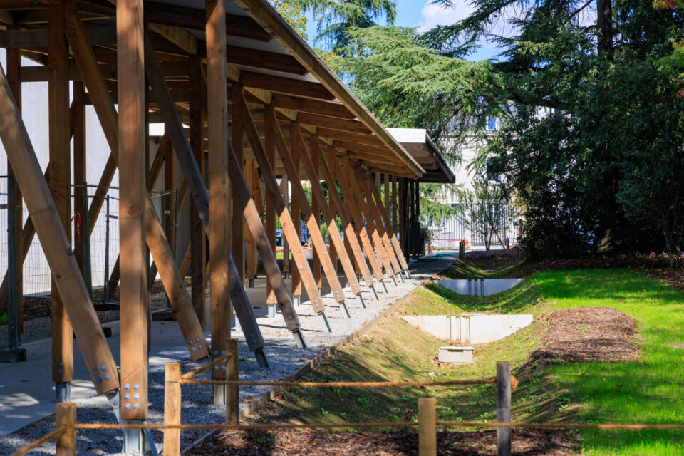 Une salle de 350 places a été ajoutée.