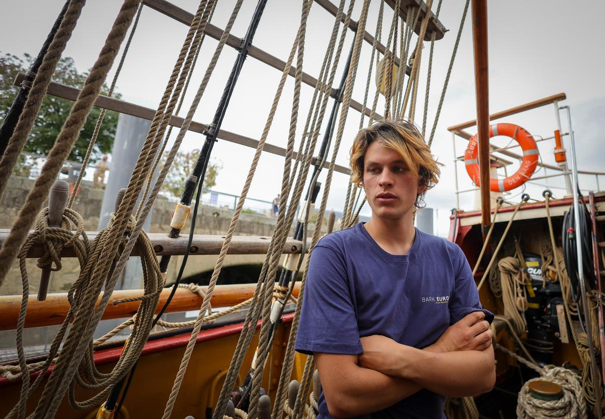 Simon, 22 ans, étudiant ingénieur et matelot à bord du « Bark Europa », seul Français sur les 15 membres d’un équipage jeune et très international.