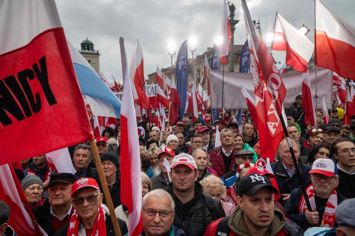la droite nationaliste manifeste à Varsovie contre l’immigration et la politique migratoire de l’UE