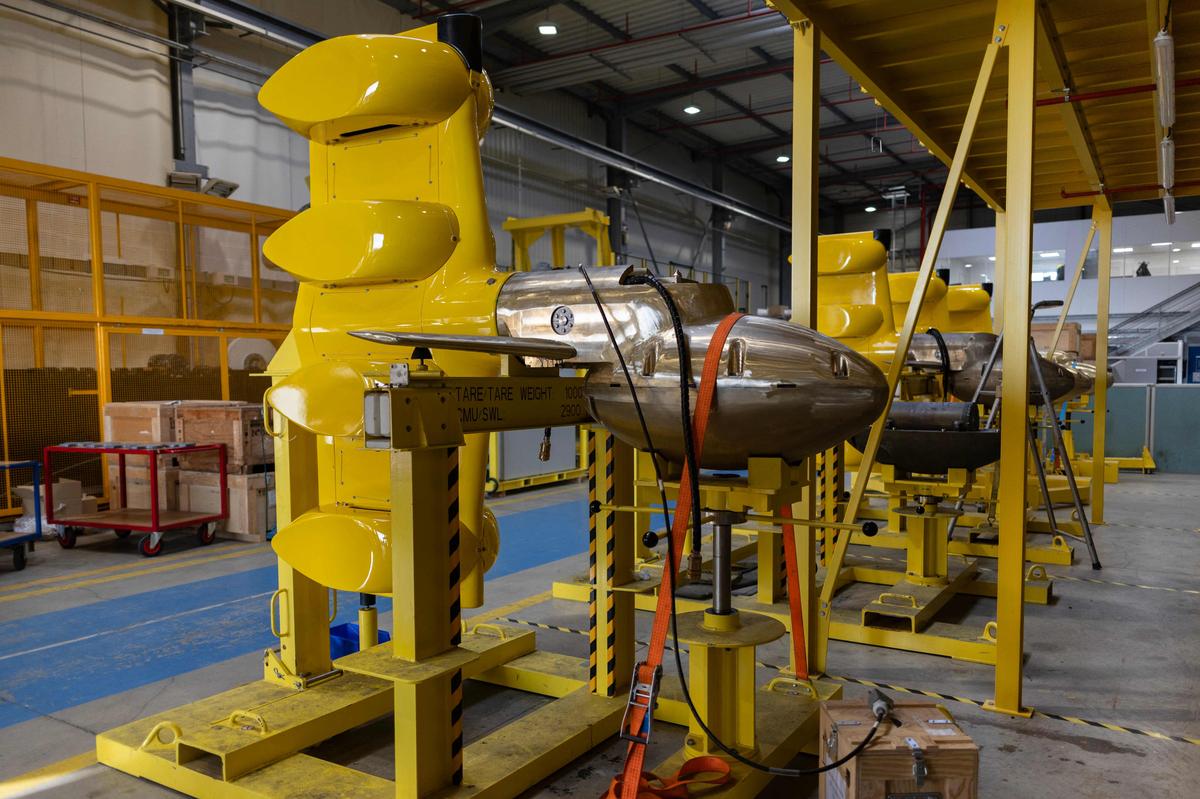 Face à la posture de plus en plus menaçante de la Russie, Thales double sa production de sonars, « bête noire » des sous-marins