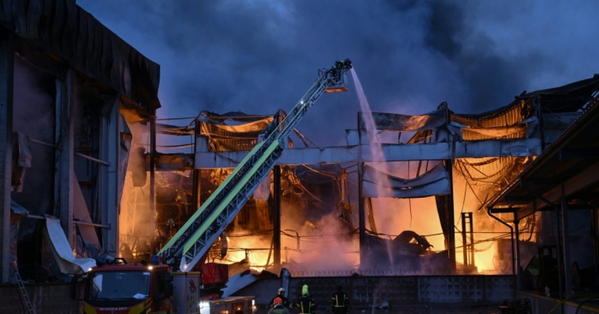 L'Ukraine appelle ses partenaires à protéger son ciel après des frappes russes qui ont fait quatre morts : Actualités