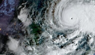 Déjà trois morts en Jamaïque à l'approche du très puissant ouragan Melissa : Actualités