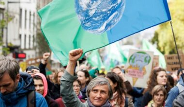 "L'inaction coûte des vies" : manifestation pour le climat à Bruxelles : Actualités