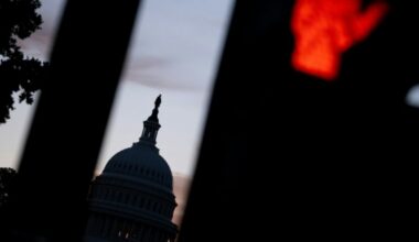 Le Congrès américain dans l'impasse budgétaire au premier jour du "shutdown" : Actualités