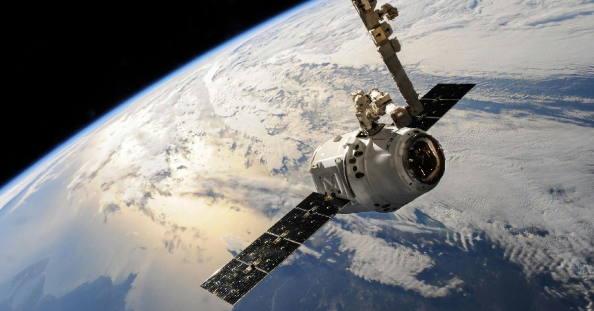 "On les voit souvent à la dernière minute" : un astéroïde passe à 400 km de la Terre : Actualités