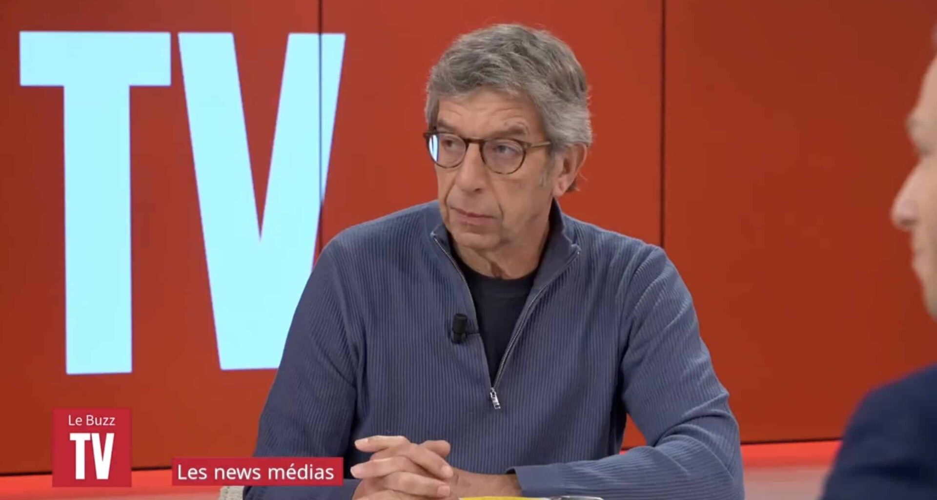 "La main sur les parties génitales" : Michel Cymes fait une triste révélation sur son adolescence