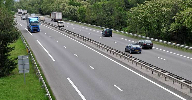 Accident sur l'A72 : un homme de 26 ans désincarcéré, la circulation a repris