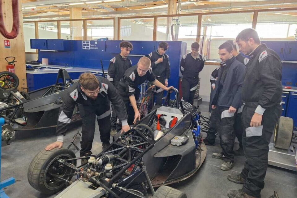 À Coulommiers, la mécanique est bien plus qu'une spécialité : c'est une tradition.