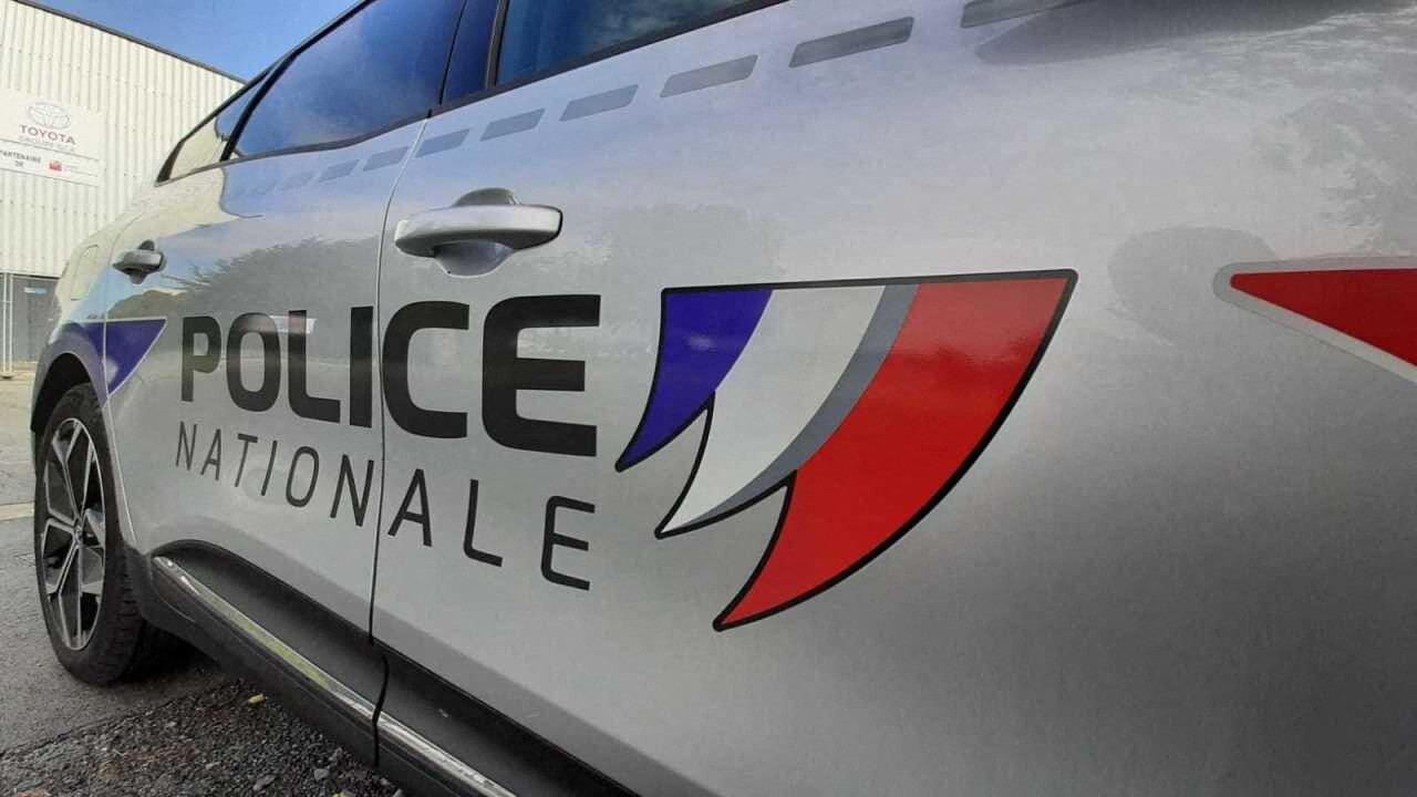 ivre et blessé près de l'Assemblée Nationale, un sénateur menotté et placé en dégrisement