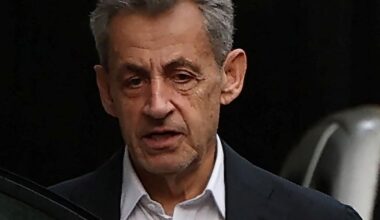 Nicolas Sarkozy reçu à l’Elysée avant son incarcération – Libération