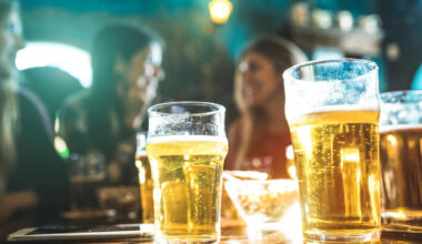 À Rouen, des « apéros de la mort » pour ceux qui préfèrent en parler avec tout le monde au café