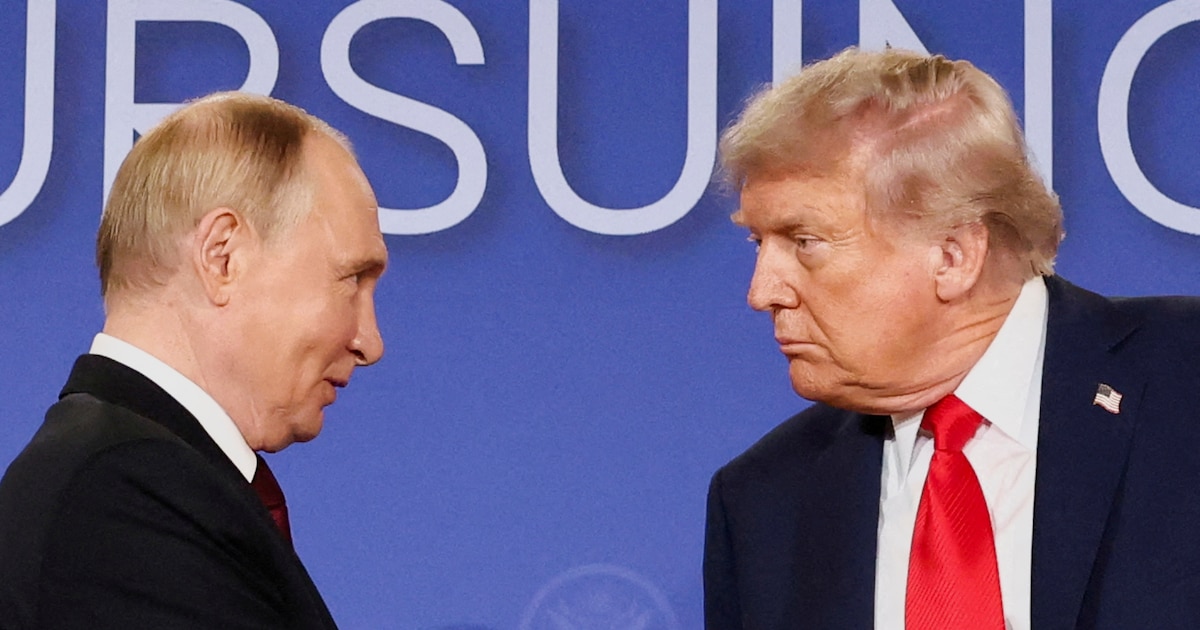 Donald Trump et Vladimir Poutine, lors de leur rencontre en Alaska le 15 août 2025.