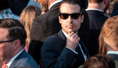 un candidat de Trump se retire après la publication de messages choquants