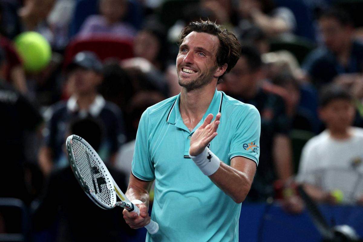 L'immense performance d'Arthur Rindeknech qui sort Daniil Medvedev et rejoint son cousin Valentin Vacherot en finale du Masters 1000 de Shanghai - L'Équipe