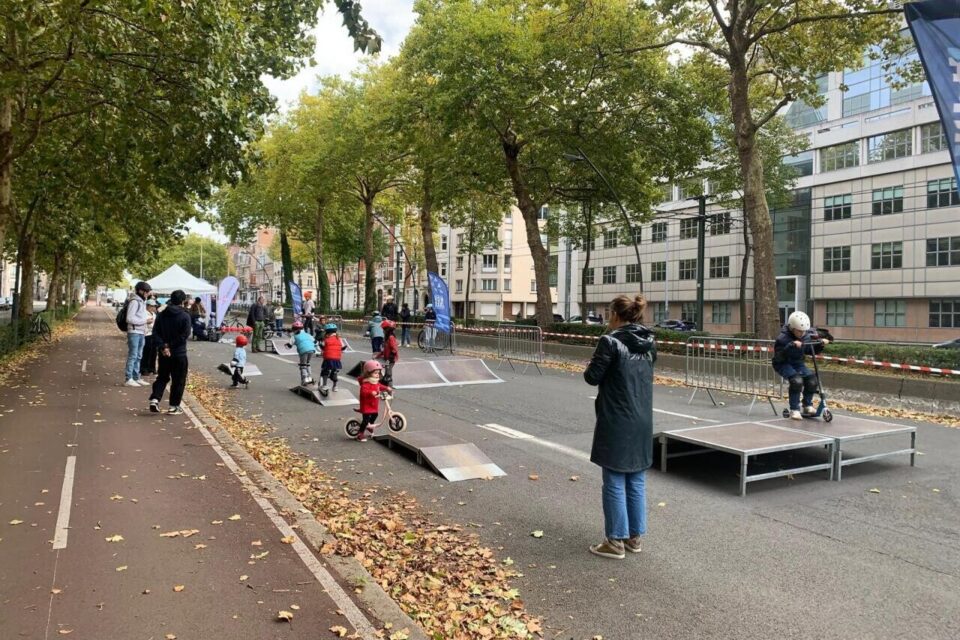 Un mini skate-park a été installé.