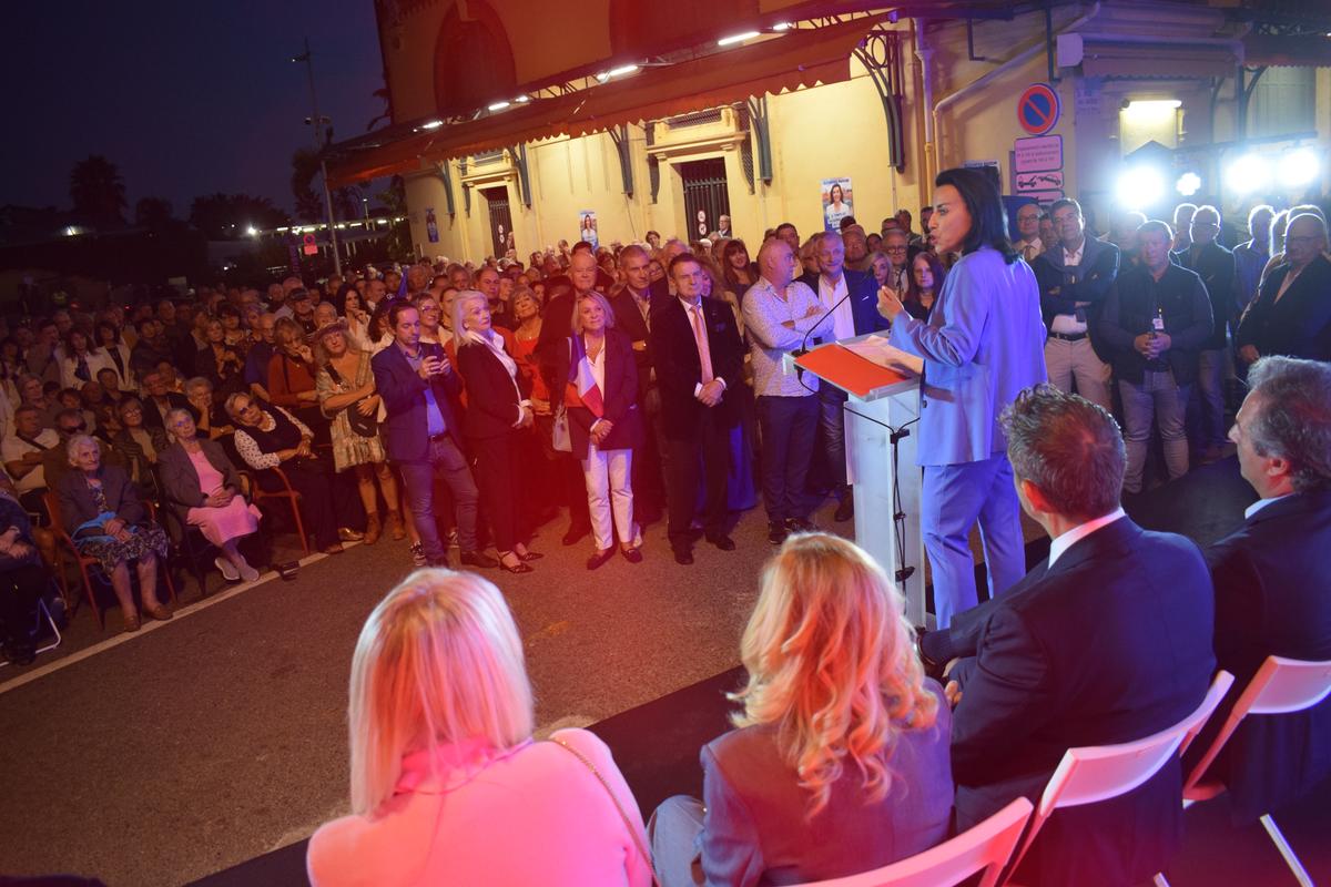 la candidate RN à la ville de Menton Alexandra Masson a inauguré sa permanence