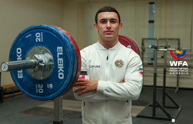 Gor Sahakyan (Arménie), médaille de bronze aux Championnats d'Europe Espoirs d’haltérophilie des 71 kg à Durrës (Albanie)
