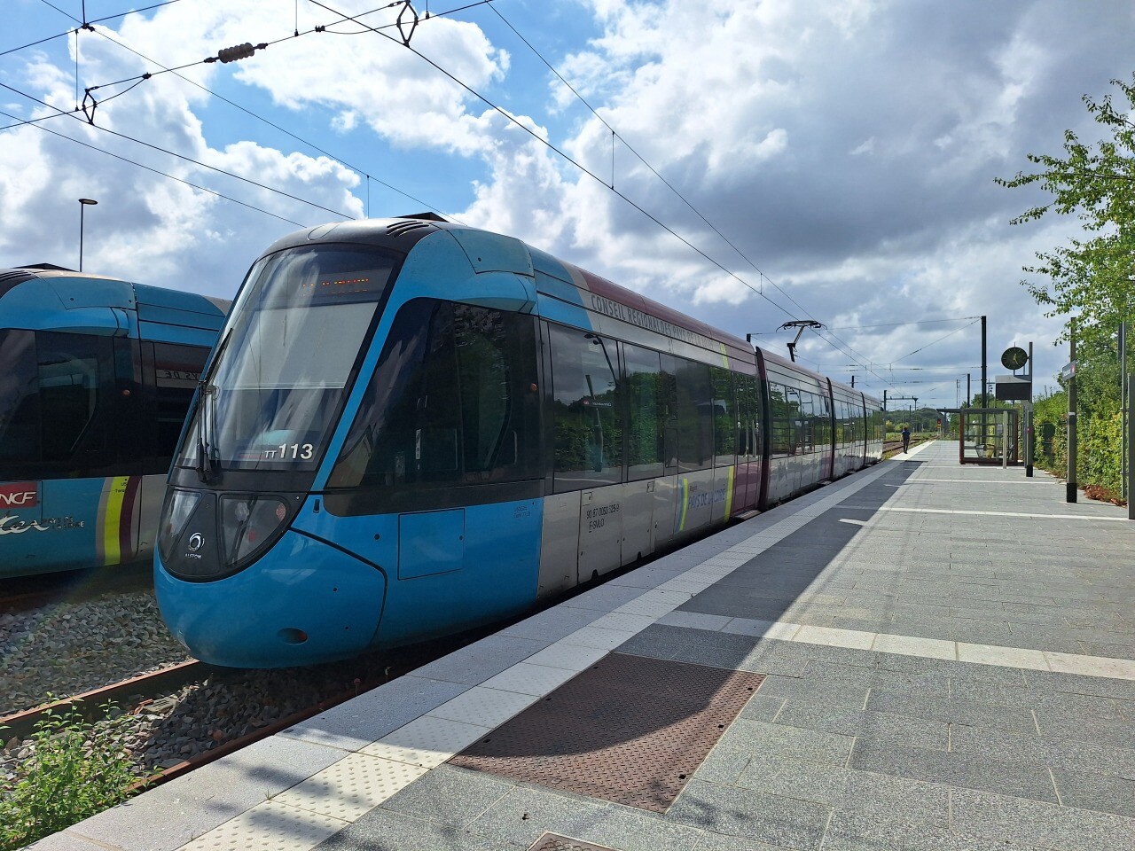 un camion a percuté un pont du tram-train
