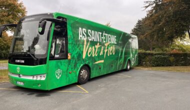 Mais que fait ce bus de l'AS Saint-Etienne à Caen ?
