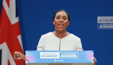 les conservateurs tentent de rebondir en attaquant sur l’immigration