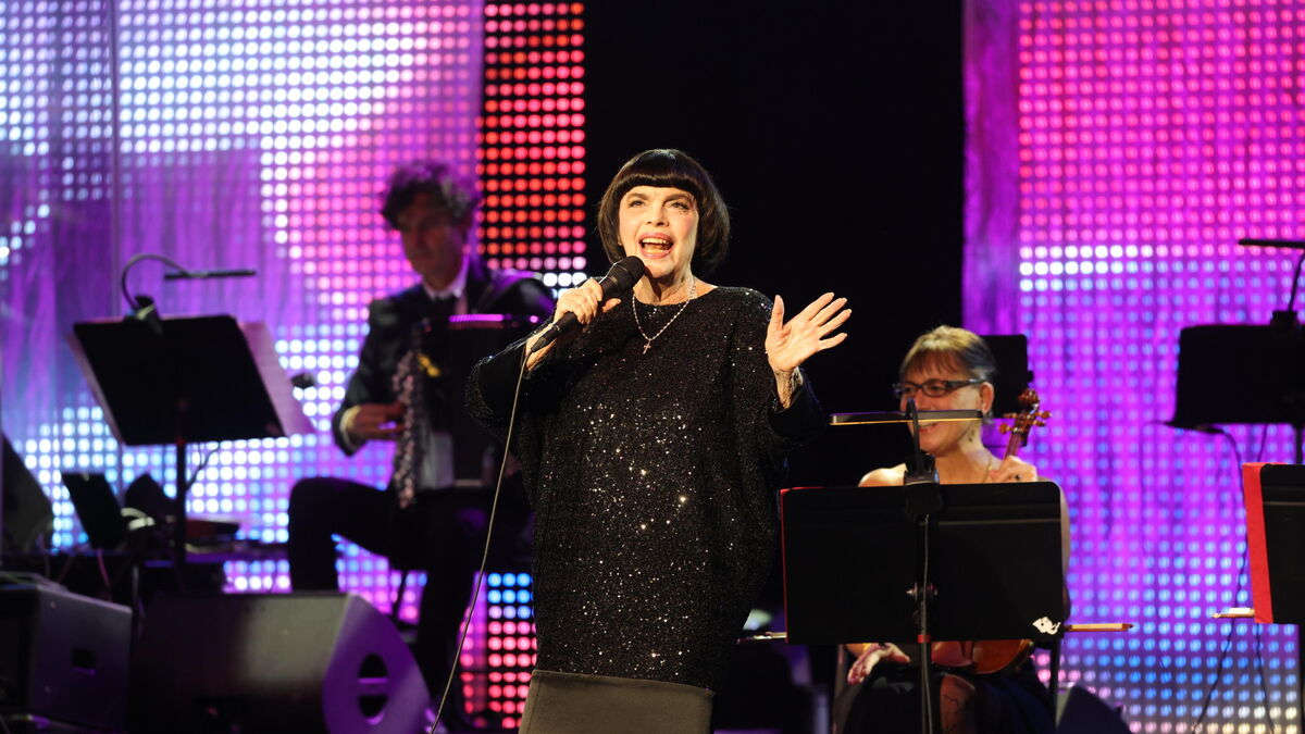 « Sa voix reste extraordinaire » : en concert à l’Olympia, Mireille Mathieu bluffe encore ses fans