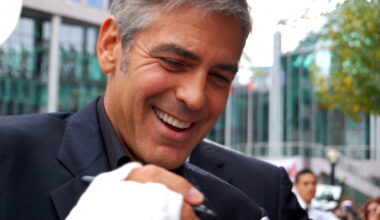 George Clooney débarque à Paris pour jouer dans le film tiré de cette série française devenue culte