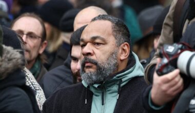 Un spectacle de Dieudonné de nouveau interrompu par les forces de l'ordre