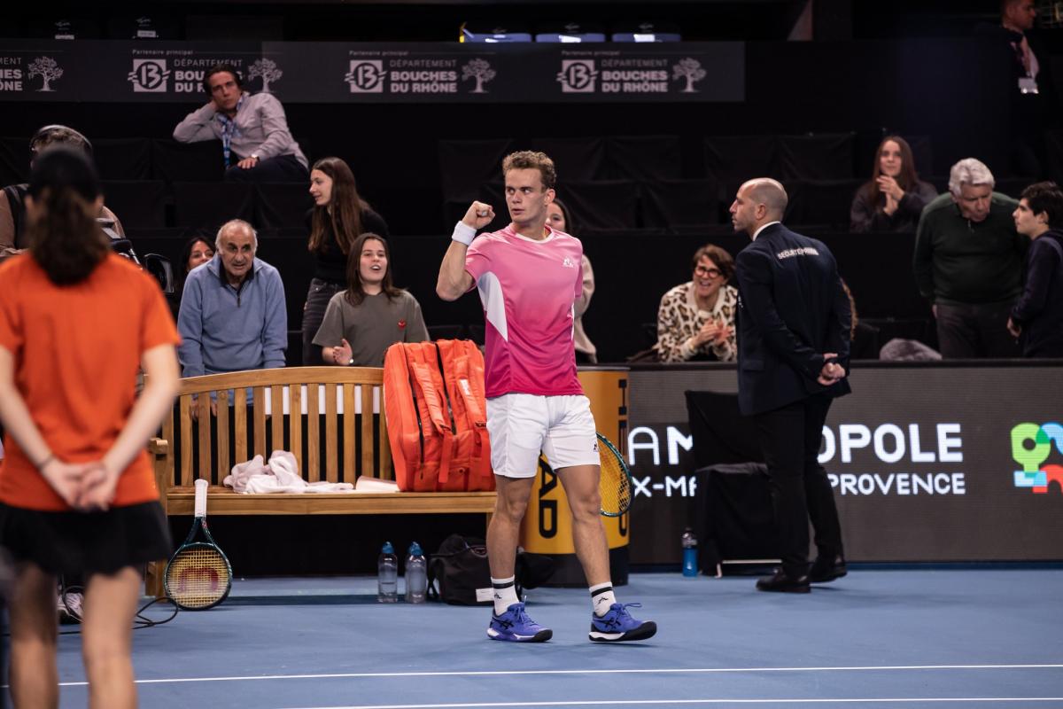 Luca Van Assche remporte son premier titre depuis plus de deux ans après un énorme combat au Challenger d'Olbia
