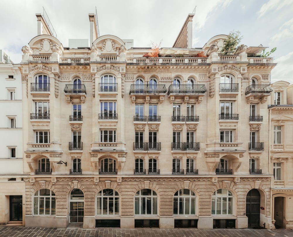 La façade de La Maison des Parfums à Paris