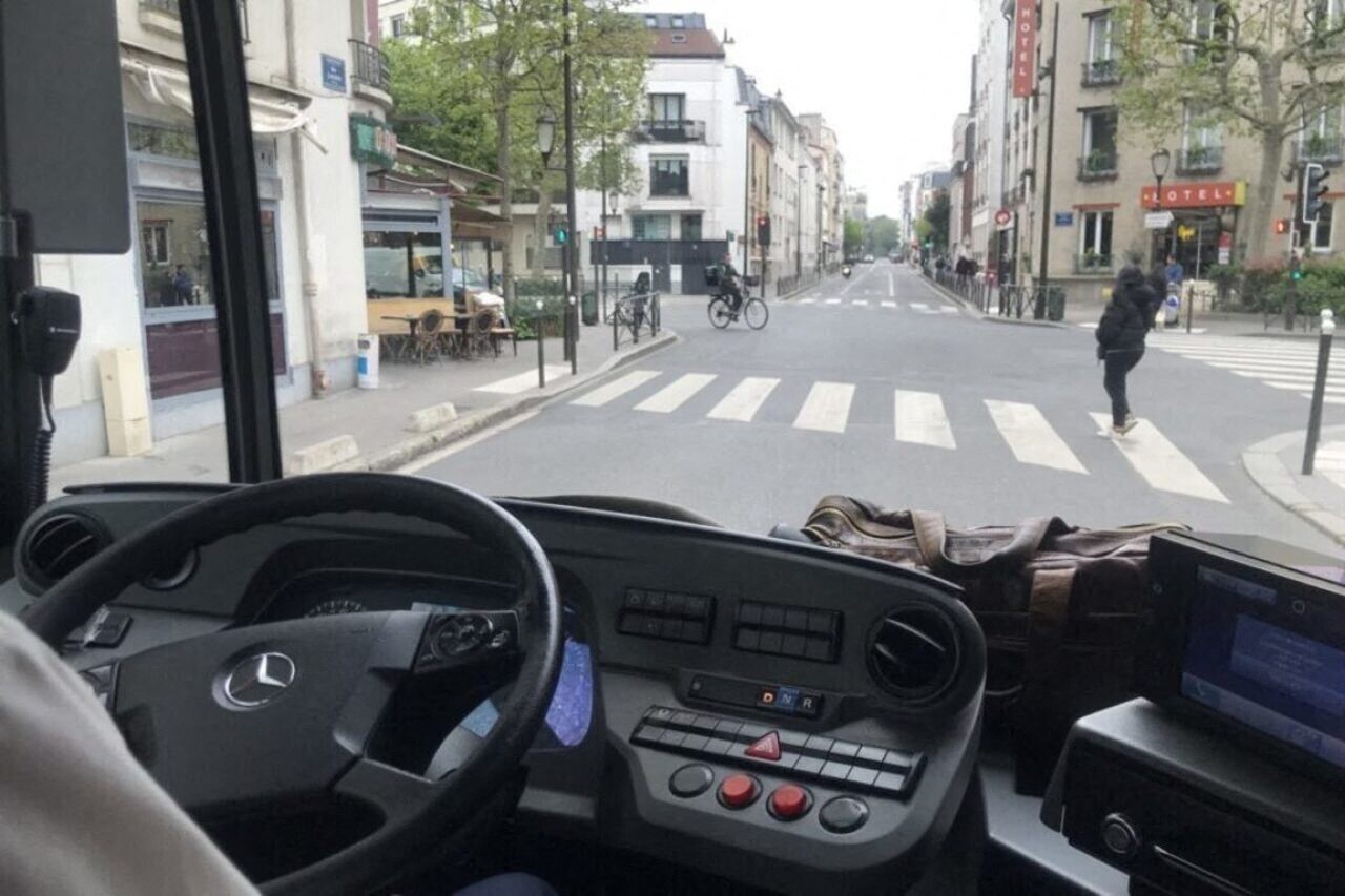 un homme agresse un conducteur de bus pour un ticket, l'agent hospitalisé