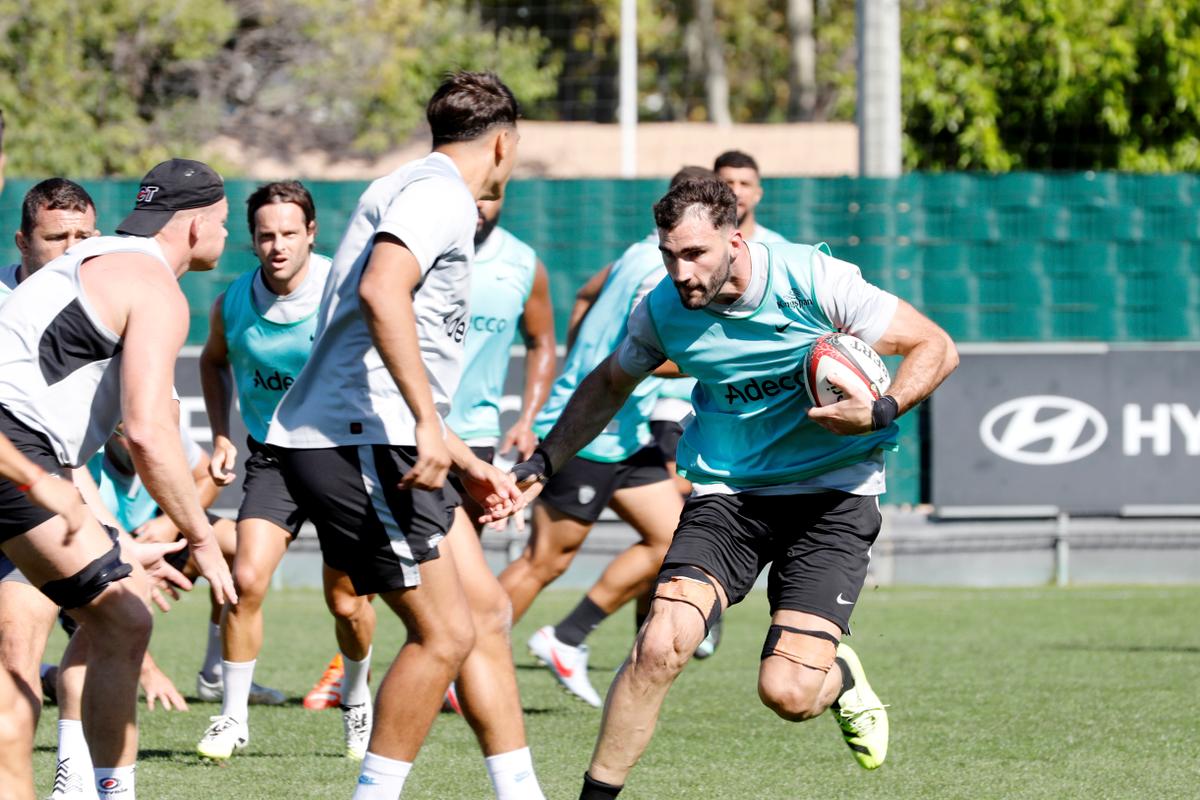 Neuf mois après sa grave blessure, Charles Ollivon va retrouver les pelouses de Top 14 avec le RCT