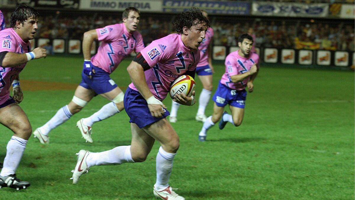 « Lâcher de cochons à Aimé-Giral ! » : il y a vingt ans, la première mythique des rugbymen du Stade Français en rose