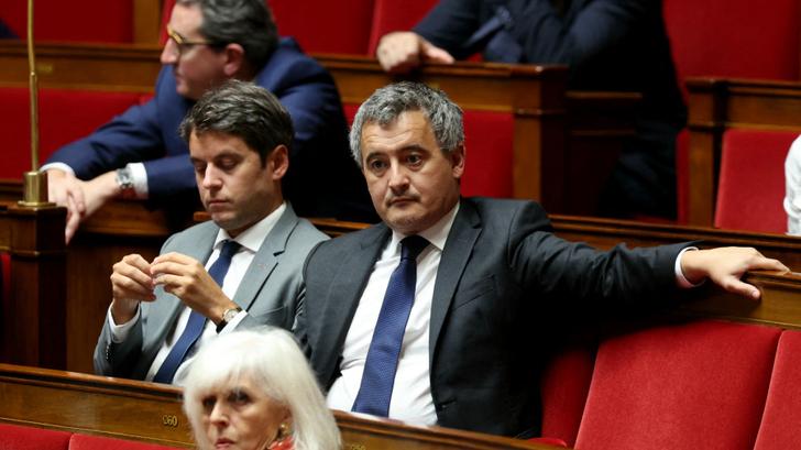 Gabriel Attal et Gérald Darmanin, lors d’une session de question au gouvernement à l’Assemblée le 15 octobre 2024.