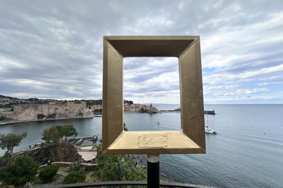 comment des cadres artistiques disséminés dans cette ville la font voyager dans le monde entier