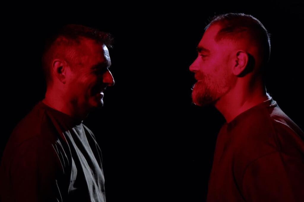 qui est ce duo offrant un clip alliant énergie, mélodie et touches d'électro subtiles ?