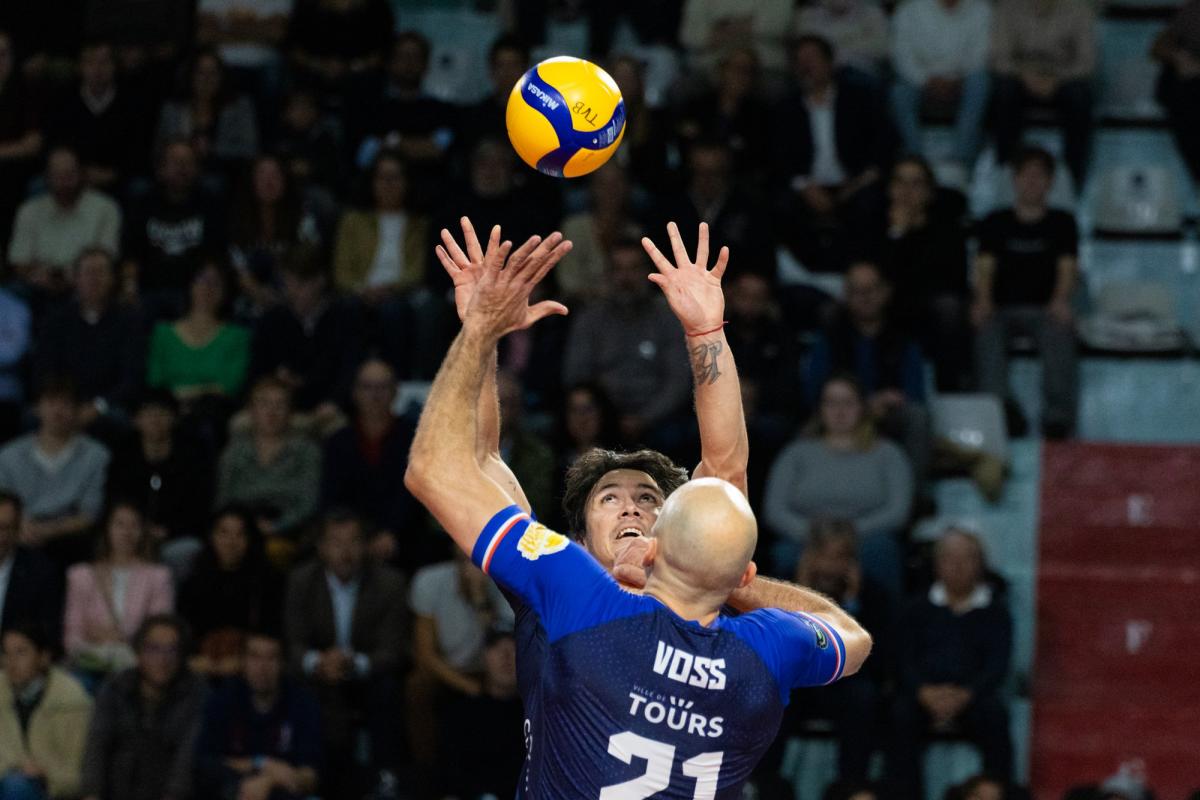 Le champion Tours lance sa saison de Marmara Spikeligue par une victoire sur le promu Ajaccio - L'Équipe