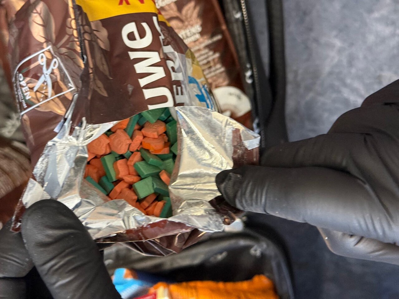 terminus prison pour le voyageur qui renfermait bien plus que du café dans ses bagages