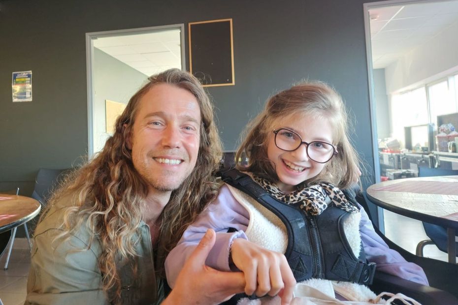 Adèle rencontre Julien Doré "C’était magique !" Malgré la maladie, la fillette de 10 ans "a dansé comme jamais !"
