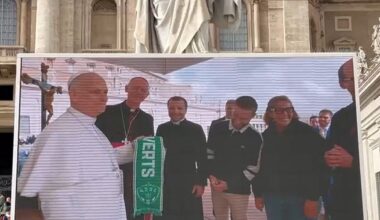 pourquoi le pape Léon XIV a reçu une écharpe de l'ASSE à Rome ?