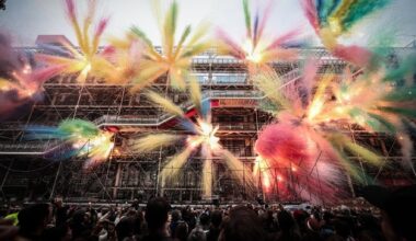 Le Centre Pompidou dynamité dans un feu d’artifice impressionnant pour célébrer sa fermeture